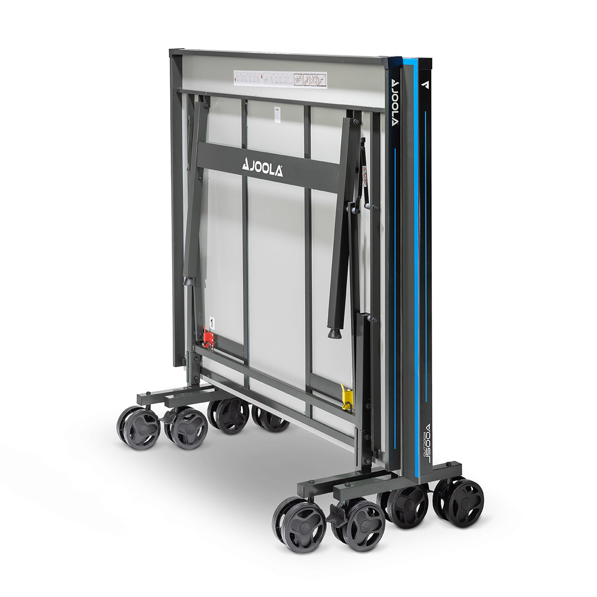 Zusammengeklappter, mobiler Tischtennistisch der Marke JOOLA mit Rollen.