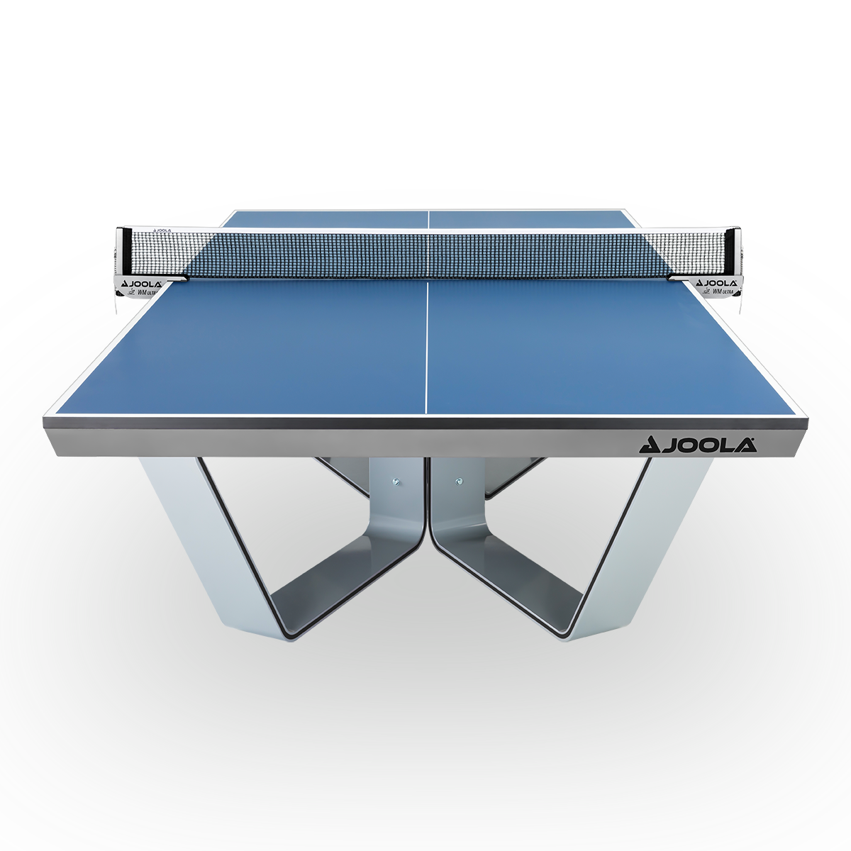 Blauer JOOLA Tischtennistisch mit modernem, silberfarbenem Gestell und Netz.