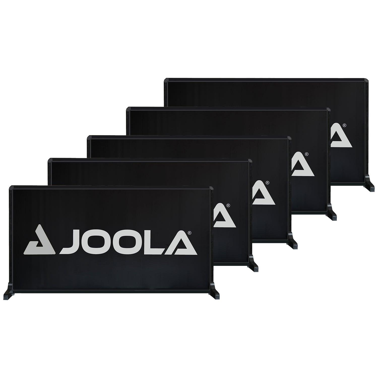 Fünf schwarze JOOLA Tischtennis-Werbebanden mit weißem Logo, nebeneinander aufgereiht.