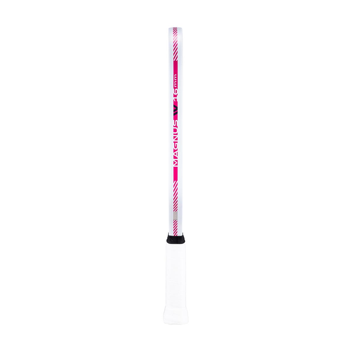 Schlanker, weißer Hockeyschläger mit pinken Akzenten und weißem Griffband, frontal dargestellt.