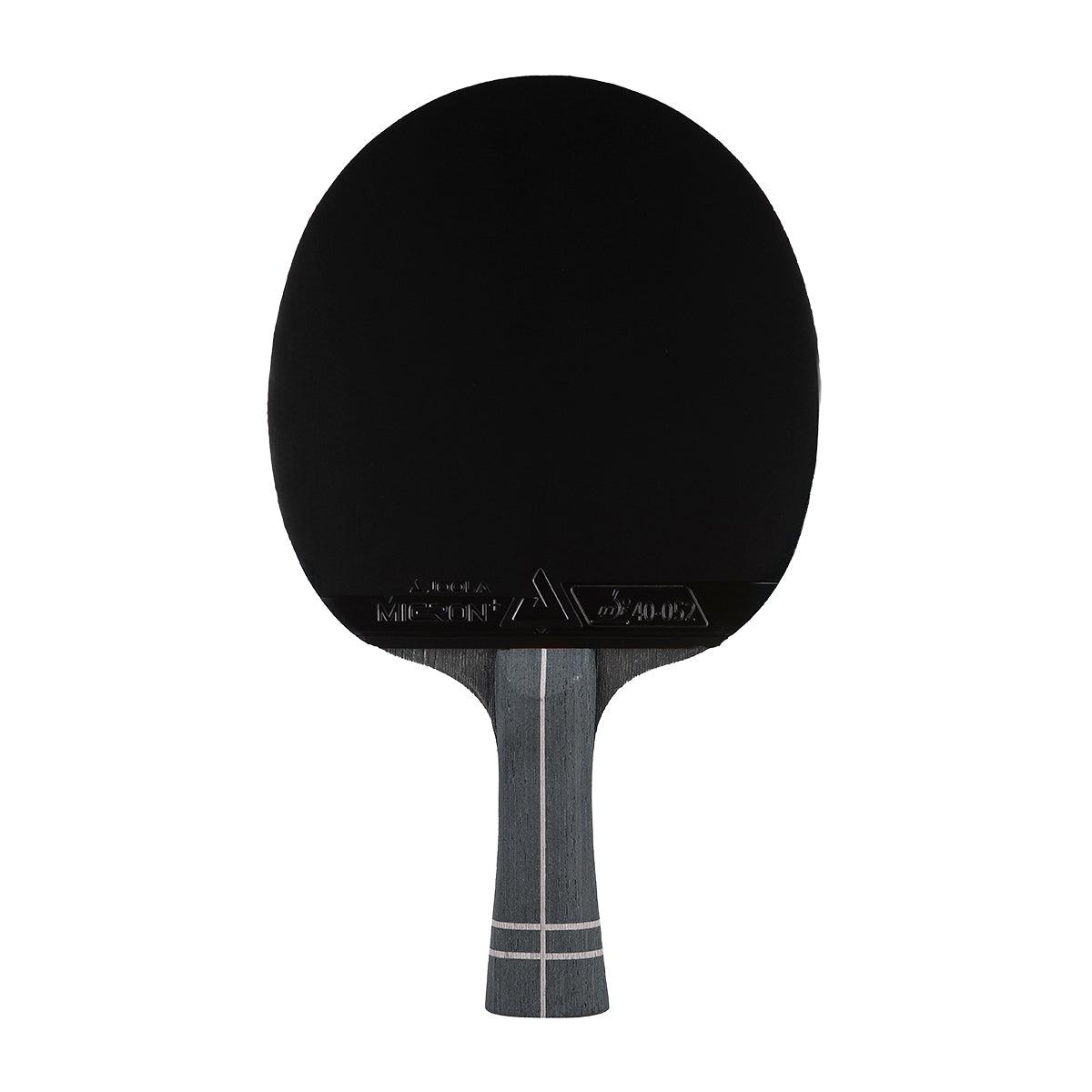 Schwarzer Tischtennisschläger mit grauem Griff, frontal aufgenommen.