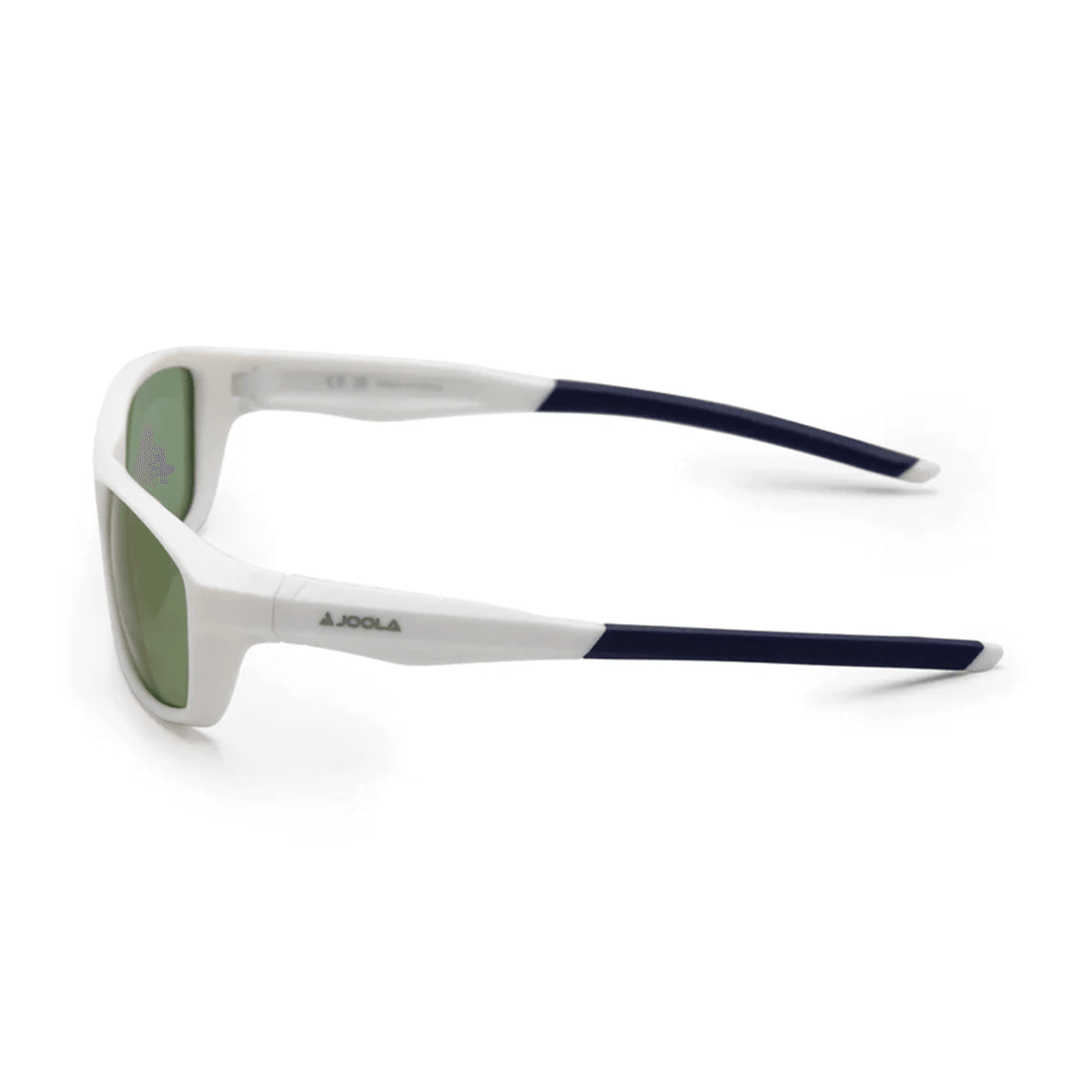 Sportliche Sonnenbrille mit weißem Rahmen und dunkelblauen Bügeln, grüne Gläser, seitlich mit JOOLA-Logo.