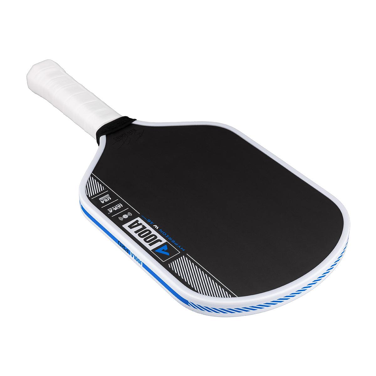 Schwarzer Pickleball-Schläger mit weißem Griff und blauen Akzenten, Marke JOOLA.